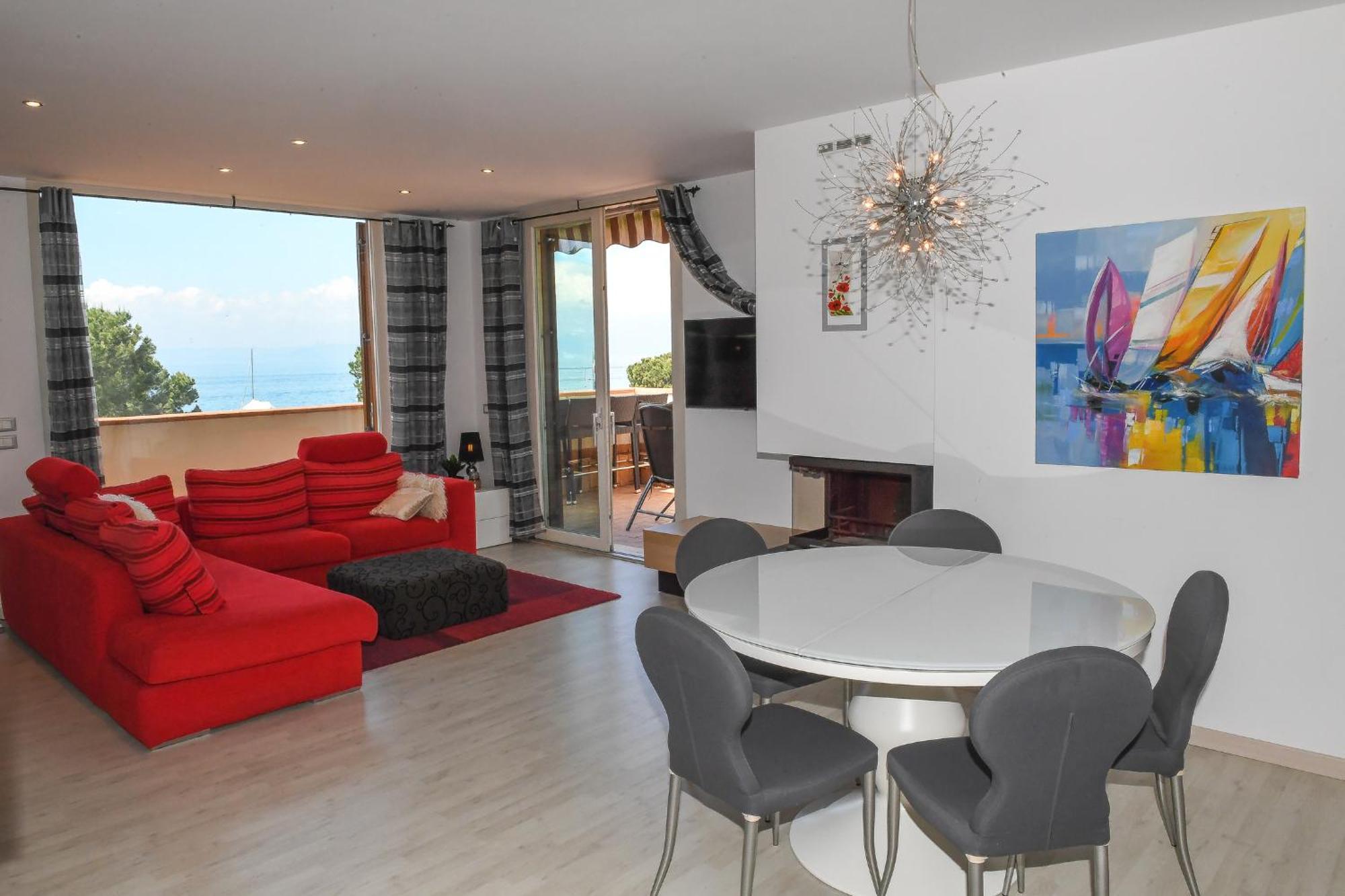 Апартаменты Favola Bella The Panoramic Penthouse Бардолино Экстерьер фото